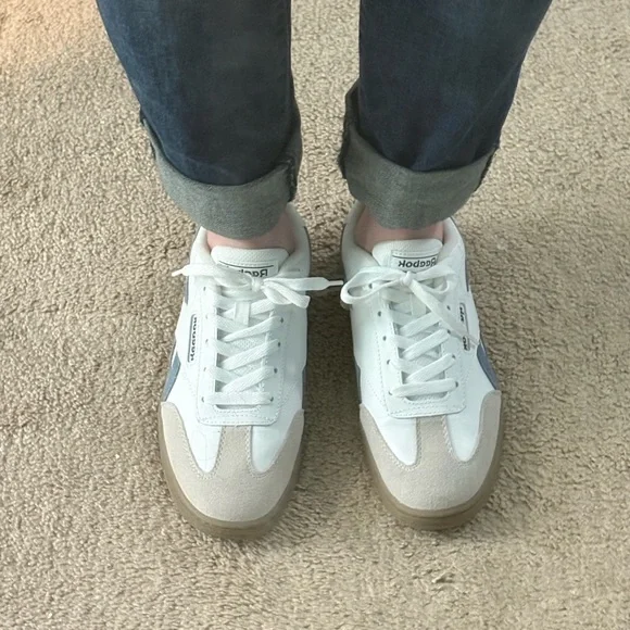 Reebok Women’s White and Gray Sneakers with Brown Sole and blue logo stripe - Picture 5 of 5